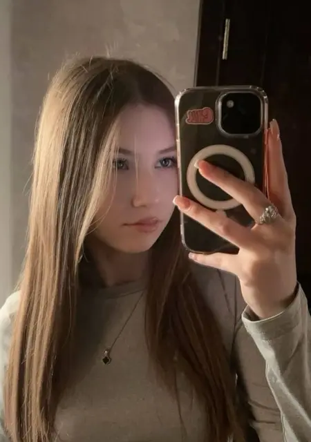 Алёна из Екатеринбурга, мне 25, познакомлюсь для общения