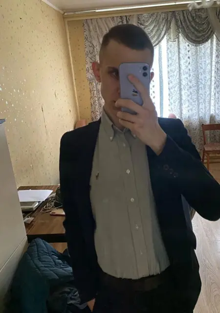 Я Александр, 21, из Энгельса, ищу знакомство для постоянных отношений