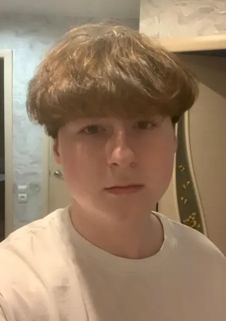 Я Кирилл, 19, из Новосибирска, ищу знакомство для общения