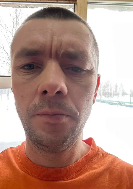 Я Александр, 41, знакомлюсь для открытые отношения в Сургуте