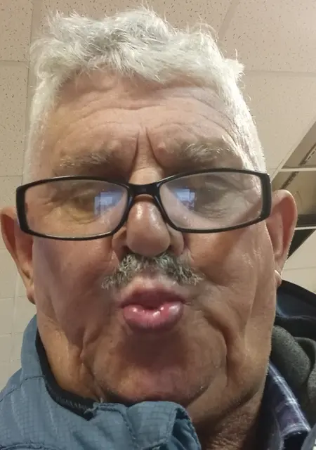 Я Семен, 70, знакомлюсь для вирта в Москве