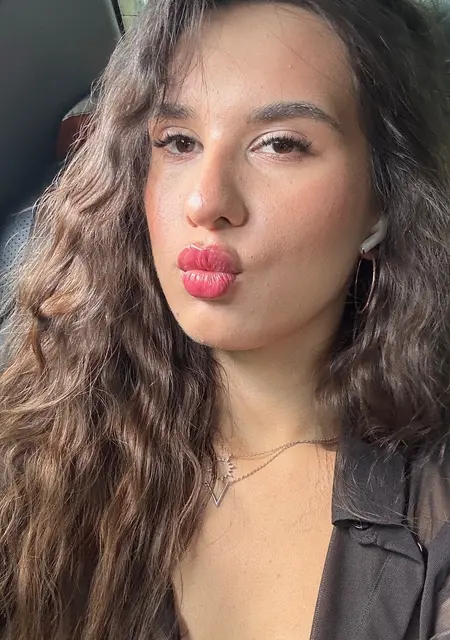 Карина из Екатеринбурга, мне 19, познакомлюсь для открытые отношения