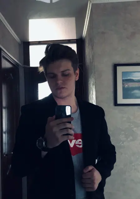 Я Никита, 22, из Санкт-Петербурга, ищу знакомство для общения