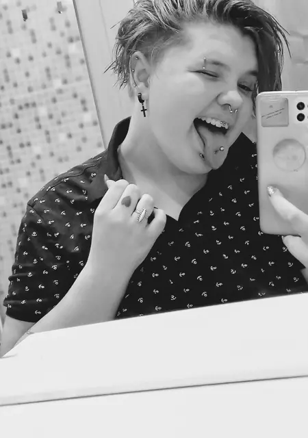 Я Кокса, 22, из Безенчука, ищу знакомства на одну ночь