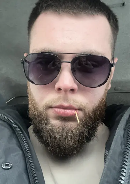 Я Сережа, 23, из Воронежа, ищу знакомство для совместных путешествий