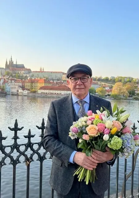 Mikhail из Москвы, мне 64, познакомлюсь для открытые отношения