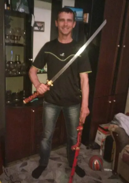 Я Роман, 39, из Новокуйбышевска, ищу знакомства без обязательств