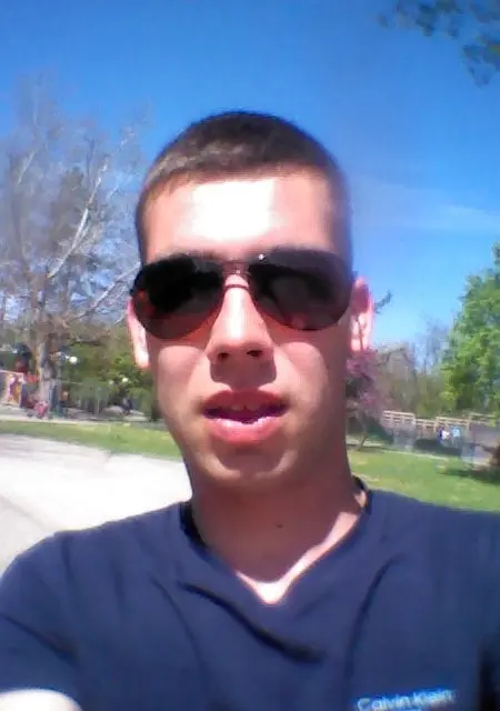 Я Сергей, 30, из Крымска, ищу знакомства на одну ночь