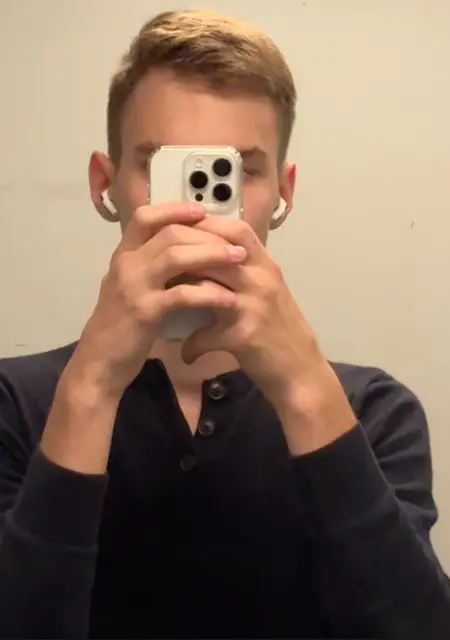 Я Александр, 19, знакомлюсь без обязательств в Ульяновске