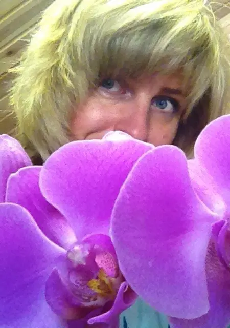 Елена из Санкт-Петербурга, ищу на сайте общение