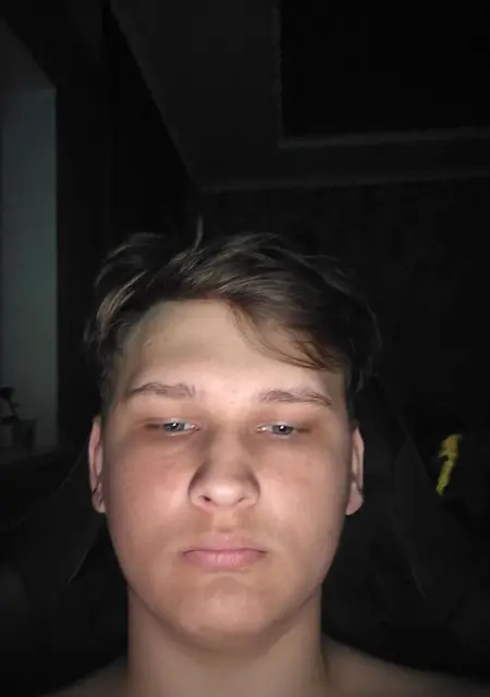 Я Михаил, 18, знакомлюсь для общения в Санкт-Петербурге