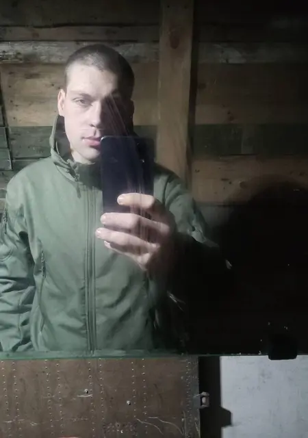 Я Максим, 21, из Александрова, ищу знакомство для постоянных отношений