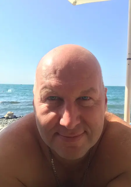 Виктор из Кирова, ищу на сайте знакомства на одну ночь