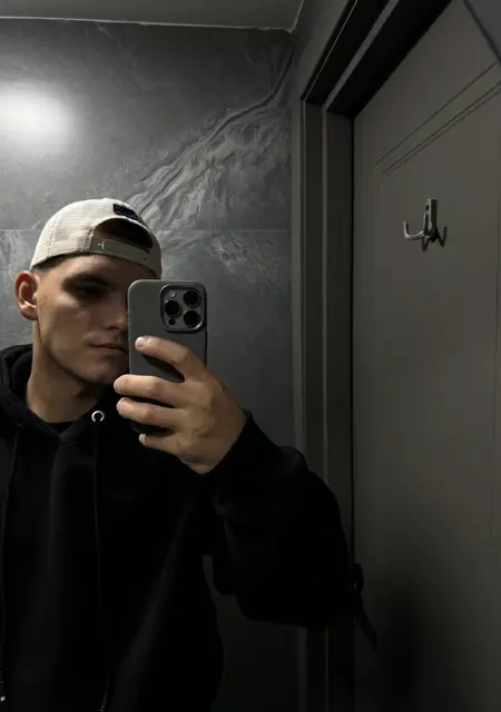 Я Konstantin, 24, из Нижнего Новгорода, ищу знакомство для приятного времяпровождения