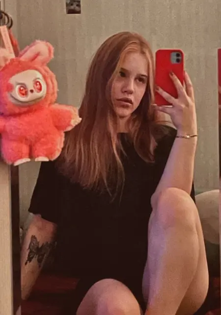 Я Полина, 24, из Омска, ищу знакомство для вирта