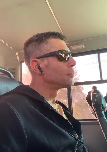 Я Vlad, 45, знакомлюсь для приятного времяпровождения в Омске