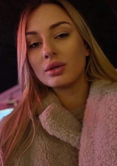 Я Ангелина, 18, из Подольска, ищу знакомство для общения