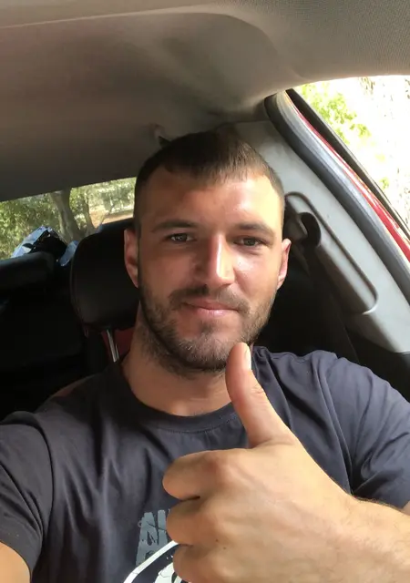 Я Женя, 31, знакомлюсь для общения в Омске