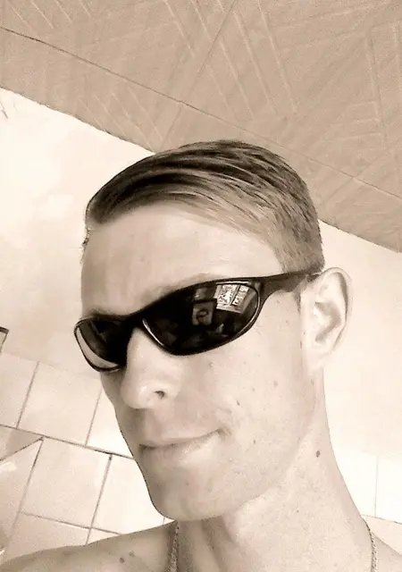 Я Андрей, 42, из Каменска, ищу знакомства без обязательств