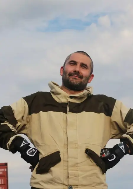 Я Ильс, 38, из Сарани, ищу знакомства без обязательств