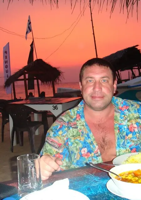 Слава из Симферополя, ищу на сайте знакомства на одну ночь