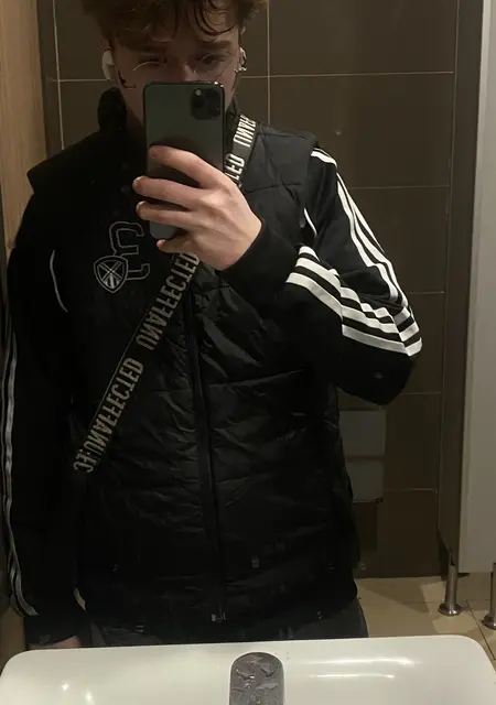 Вадим из Смоленска, мне 18, познакомлюсь на одну ночь