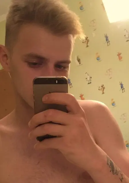 Я Максим, 25 років з Novohrad-Volynskyi, шукаю знайомство для спільних подорожей