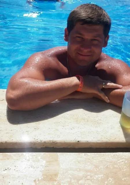 Аполлон из Новосибирска, ищу на сайте знакомства на одну ночь