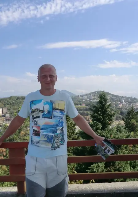 Я Николай, 45, знакомлюсь на одну ночь в Сланцах