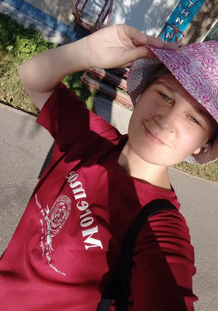 Нелли из Перми, мне 19, познакомлюсь для постоянных отношений