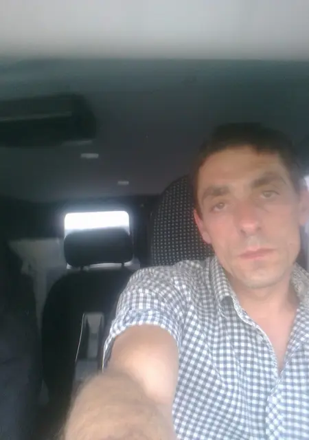 Я Саша, 51 років з Дніпра, шукаю знайомство для постійних стосунків