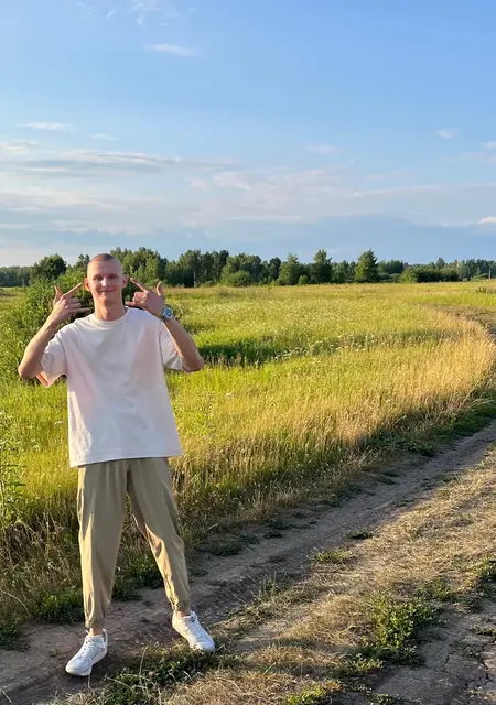 Влад из Омска, ищу на сайте знакомства без обязательств