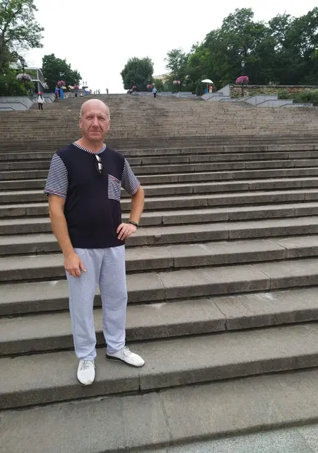 Валерий из Харькова, ищу на сайте знакомства без обязательств