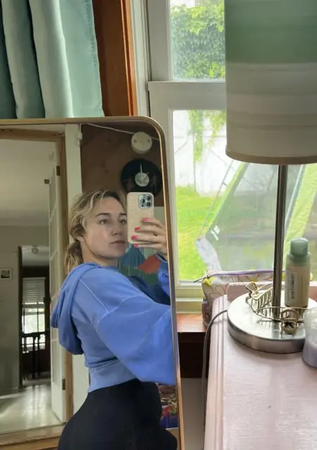 Я Alice Morgan, 26, знакомлюсь для открытые отношения в Москве