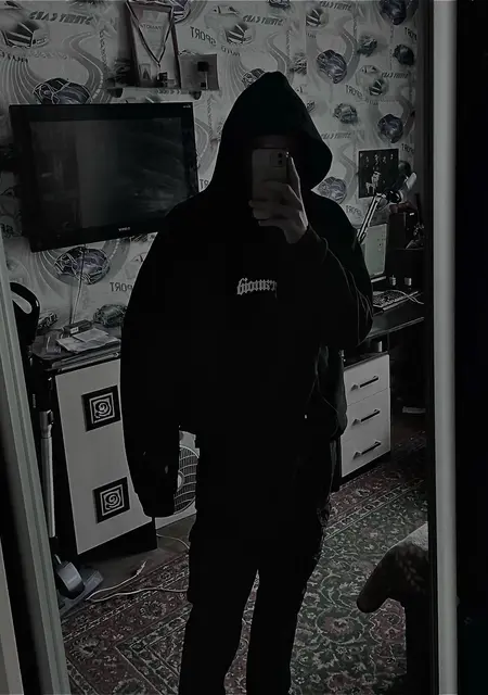 Я Yaroslav, 21, из Саратова, ищу знакомство для постоянных отношений