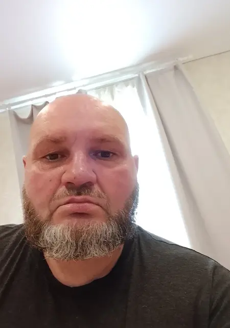 Я Александр, 49, знакомлюсь для общения в Омске