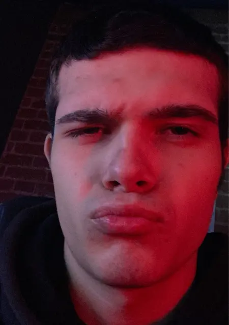 Владислав из Подольска, мне 19, познакомлюсь на одну ночь