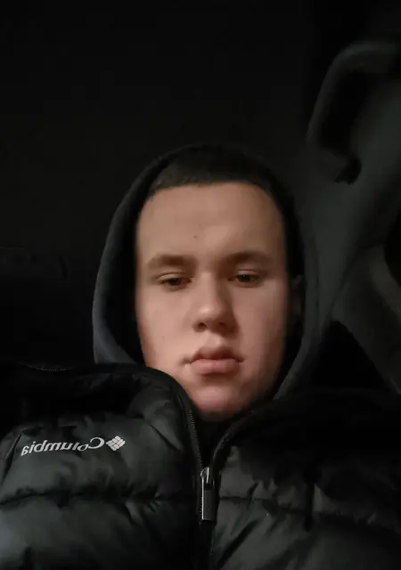 Александр из Вологды, мне 19, познакомлюсь на одну ночь