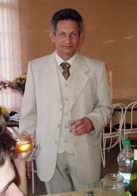 Константин из Пущина, мне 48, познакомлюсь на одну ночь