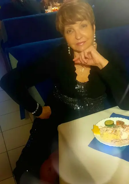 Я Лена, 52, знакомлюсь без обязательств в Карталах