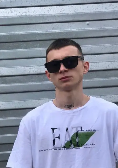 Я Ilya, 21, из Якутска, ищу знакомства без обязательств