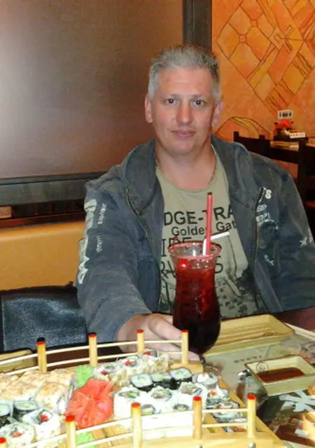 Серж из Твери, ищу на сайте постоянные отношения