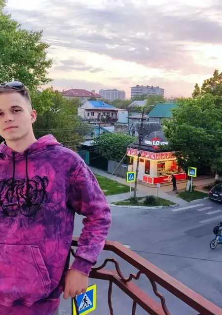 Иван из Приморско-Ахтарска, мне 22, познакомлюсь для приятного времяпровождения
