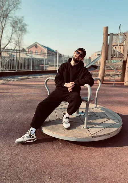 Я Roman, 29, из Нового Уренгоя, ищу знакомства без обязательств