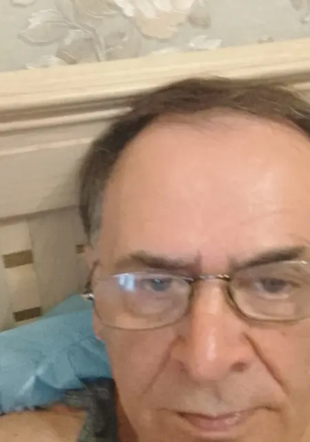 Алекс из Москвы, мне 67, познакомлюсь для приятного времяпровождения