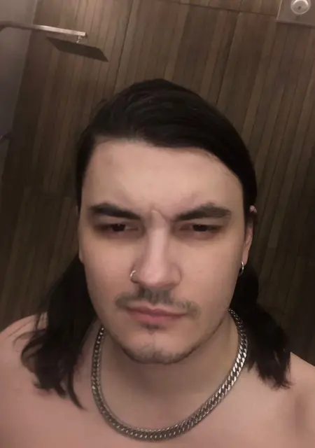 Тёма из Искитима, мне 26, познакомлюсь на одну ночь