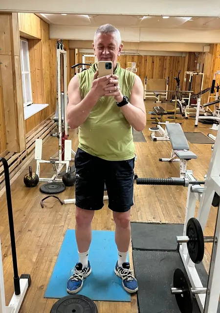 Я Михаил, 67, знакомлюсь для открытые отношения в Иванове