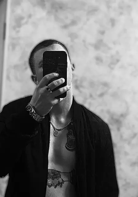 Я Vlad, 24, из Таганрога, ищу знакомство для приятного времяпровождения