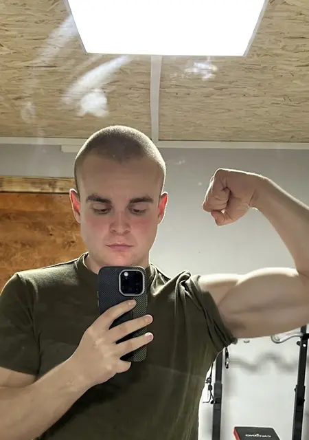 Кирилл из Москвы, мне 20, познакомлюсь для вирта