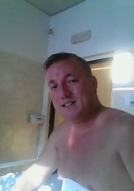 Я Robert, 39, из Праги, ищу знакомство